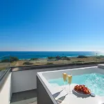 Albatross Beach Front Villas Villa Gennadi