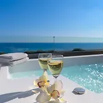 Albatross Beach Front Villas Gennadi