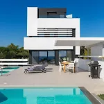 Albatross Beach Front Villas