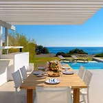 Albatross Beach Front Villas Villa *