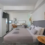 Albatross Beach Front Villas * Gennadi