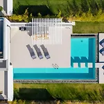 Albatross Beach Front Villas Villa Gennadi