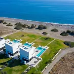 Albatross Beach Front Villas * Gennadi