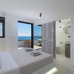 Albatross Beach Front Villas Villa *