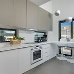 Albatross Beach Front Villas Villa Gennadi
