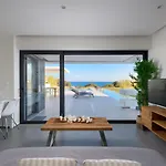 Albatross Beach Front Villas Villa Gennadi