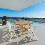 Albatross Beach Front Villas Gennadi
