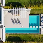 Albatross Beach Front Villas Gennadi