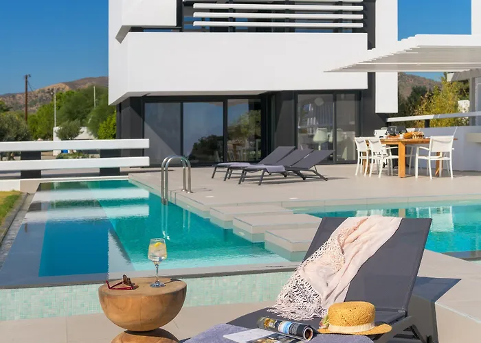 Albatross Front Villa *