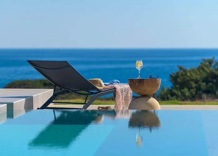 Albatross Front Villa Gennadi