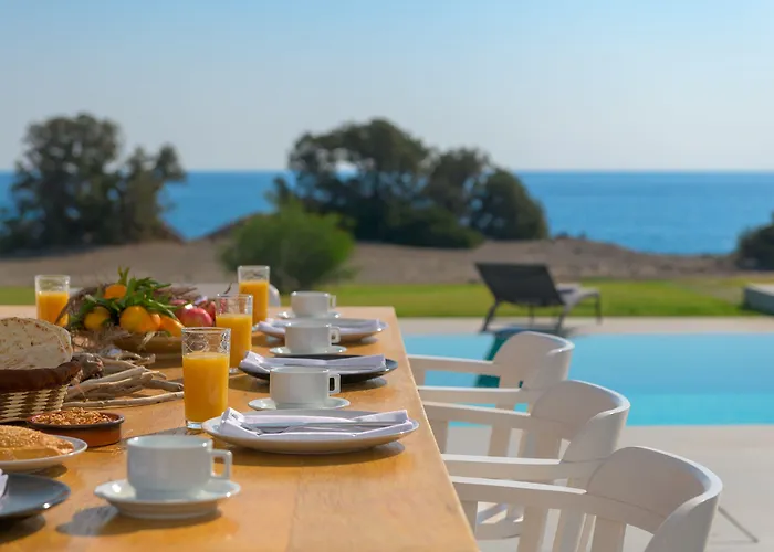 Villa Albatross Front Gennadi