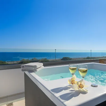 Albatross Front Villa *