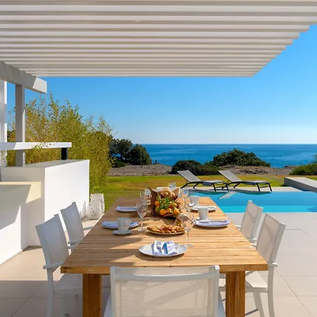 Albatross Front Villa *