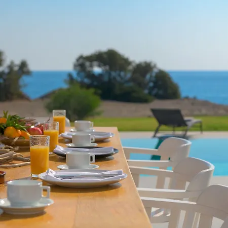 Villa Albatross Front Gennadi