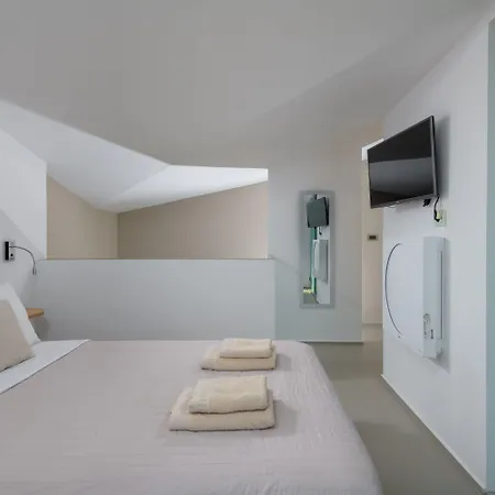 Albatross Front Villa Gennadi