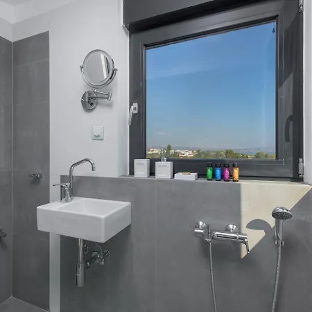 Villa Albatross Front *