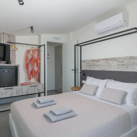 Βίλα Albatross Front