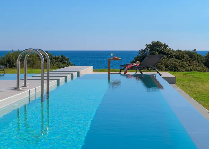 Albatross Front Villa *