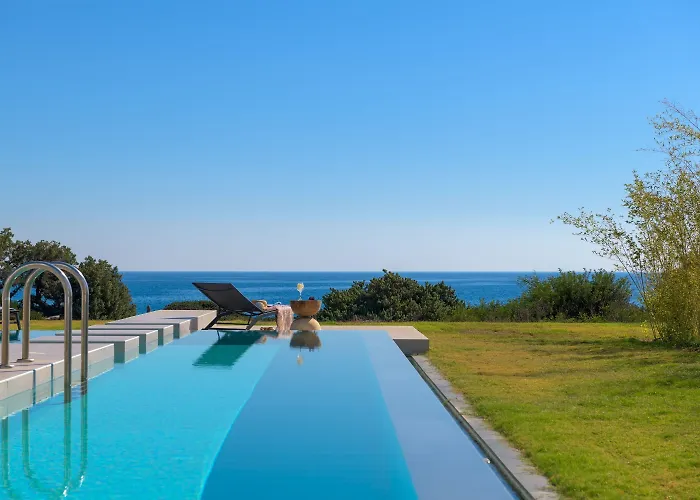 Villa Albatross Front Jenádi