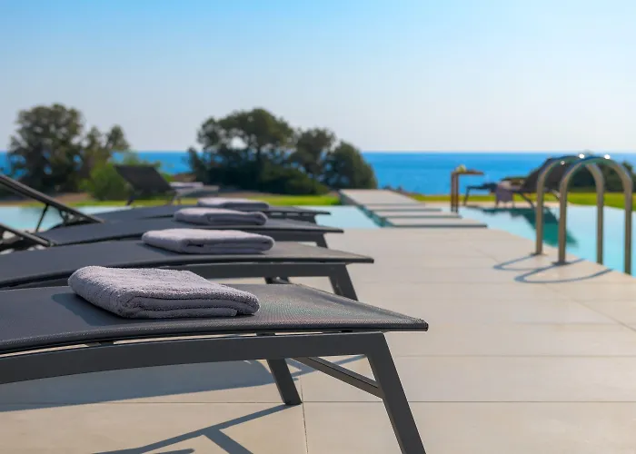 Villa Albatross Front Jenádi