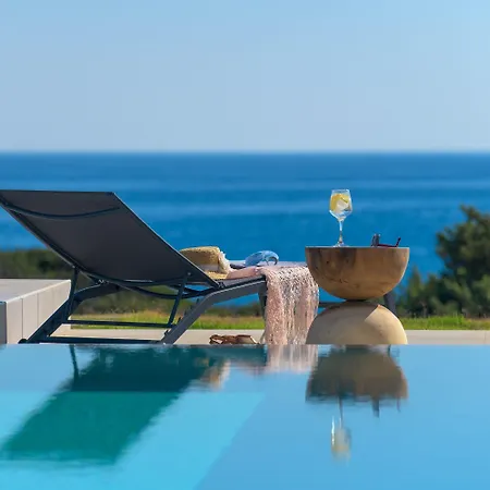 Albatross Front Villa Gennadi