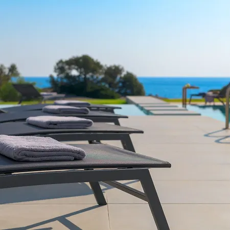 Villa Albatross Front Gennadi