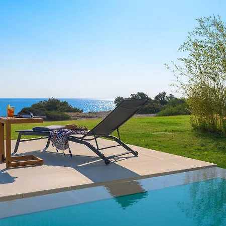 Albatross Front Villa Gennadi