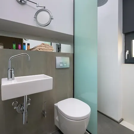 Albatross Front Gennadi