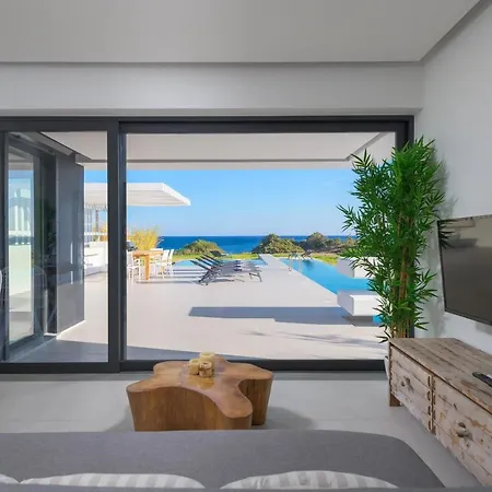 Albatross Front Villa Gennadi
