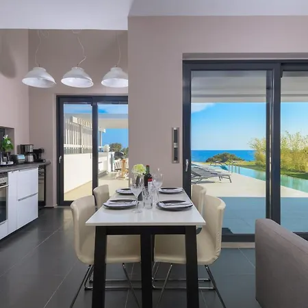 Albatross Front Villa Gennadi