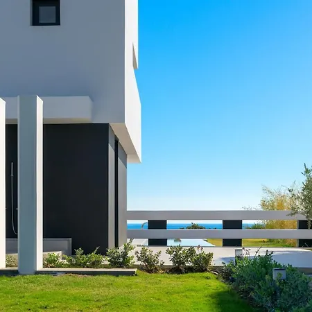 Villa Albatross Front *